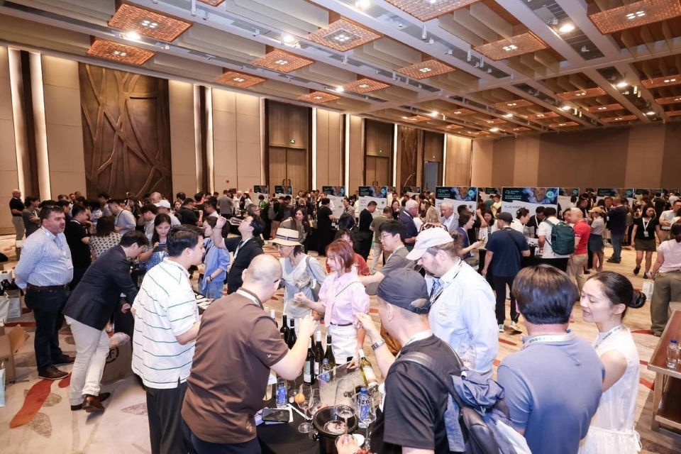 Wine tasting at Australia Wine Roadshow China