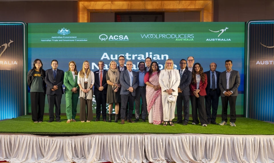 Australian wool and cotton delegates with the Austrade team.